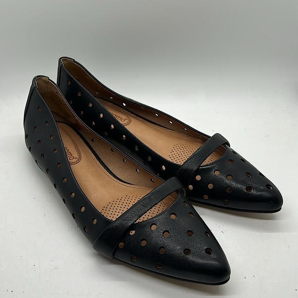 Corso Como Shoes - Corso Como Beautiful Black Leather Pointed Toe Flats Shoes **Size 6** 🌺🌺